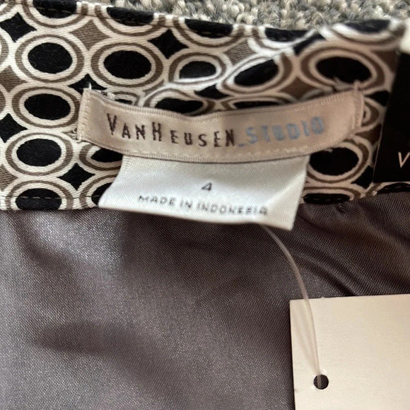 Woman’s Van Heusen skirt 4 - Picture 3 of 3